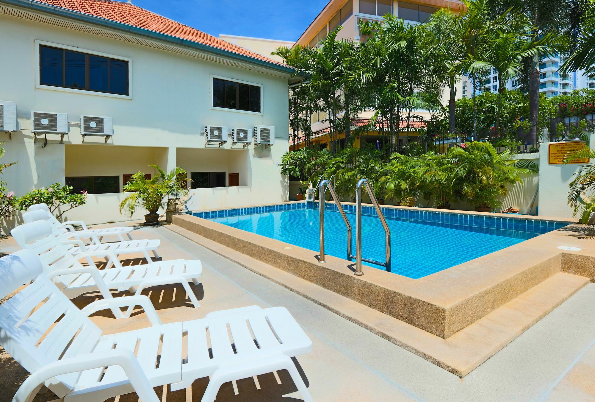 Ashford Villas Cosy Beach Pattaya Exterior foto